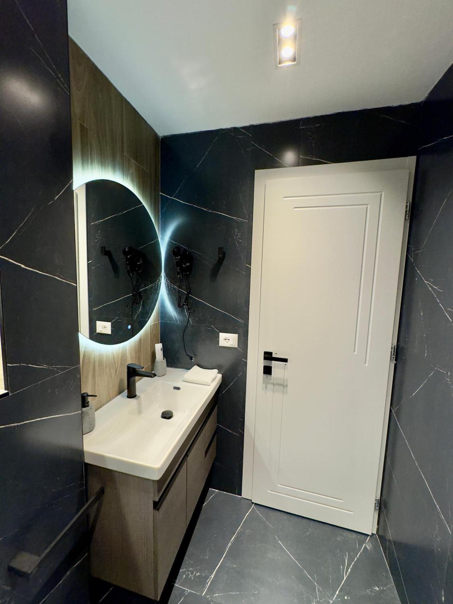 Soinn'S Apartament ติรานา ภายนอก รูปภาพ